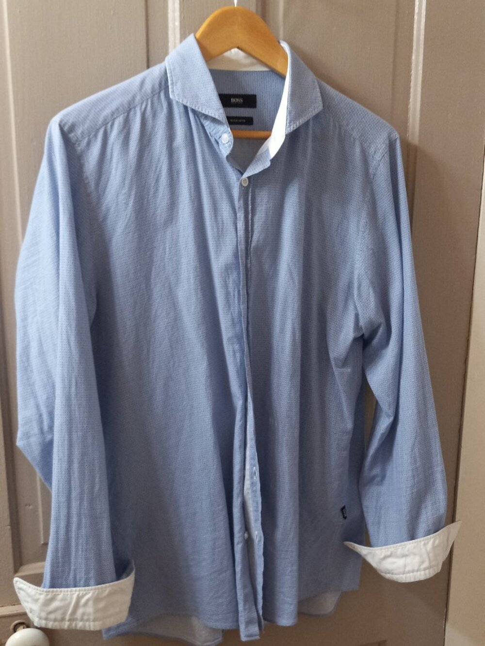 Hugo Boss Blue / White Button Down Mens (M) Shirt Business Casual Pattern